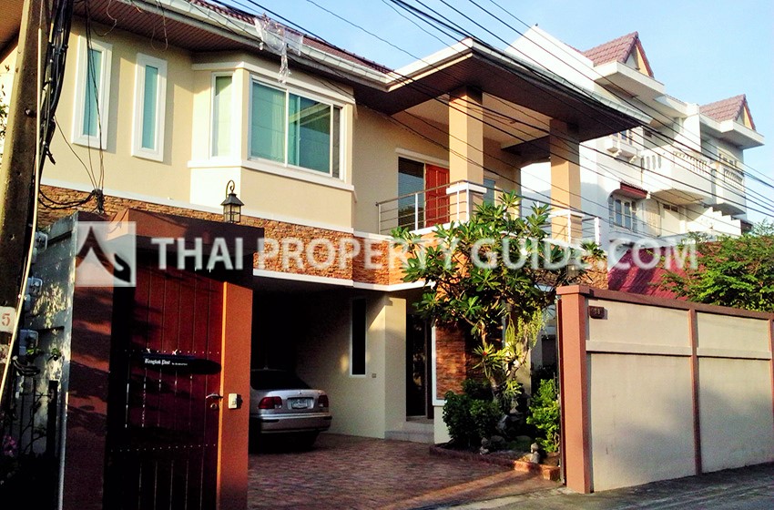 House for rent in Rama 9 (near KIS International School)