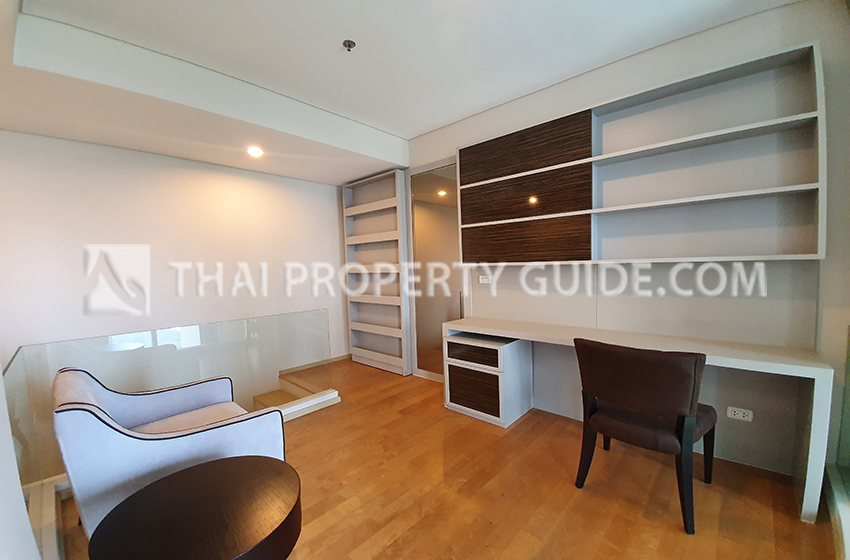 Condominium in New Petchburi 