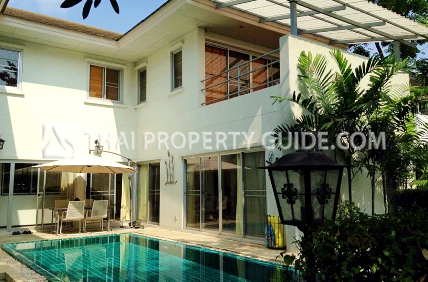 House with Private Pool for rent in Pattanakarn
