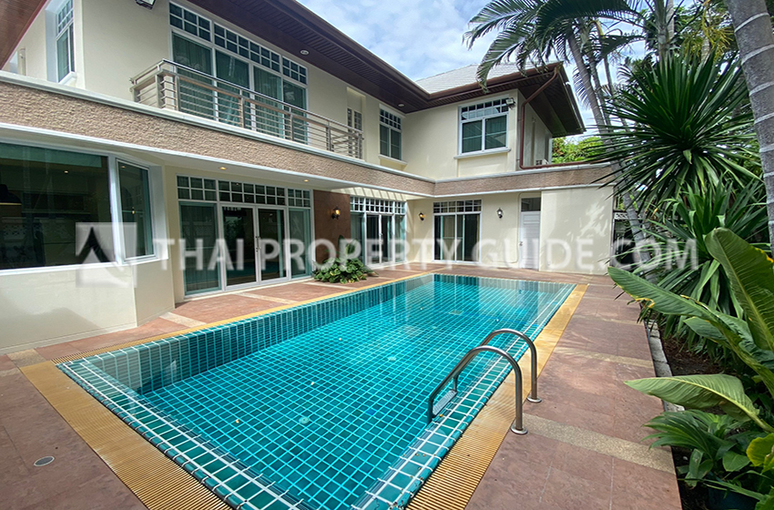 House with Private Pool for rent in Sathorn