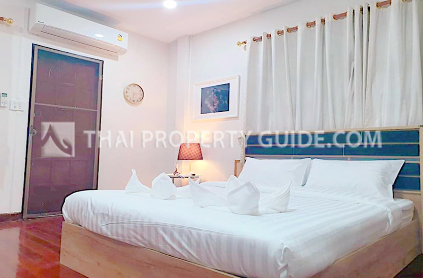 House with Private Pool in Sukhumvit 