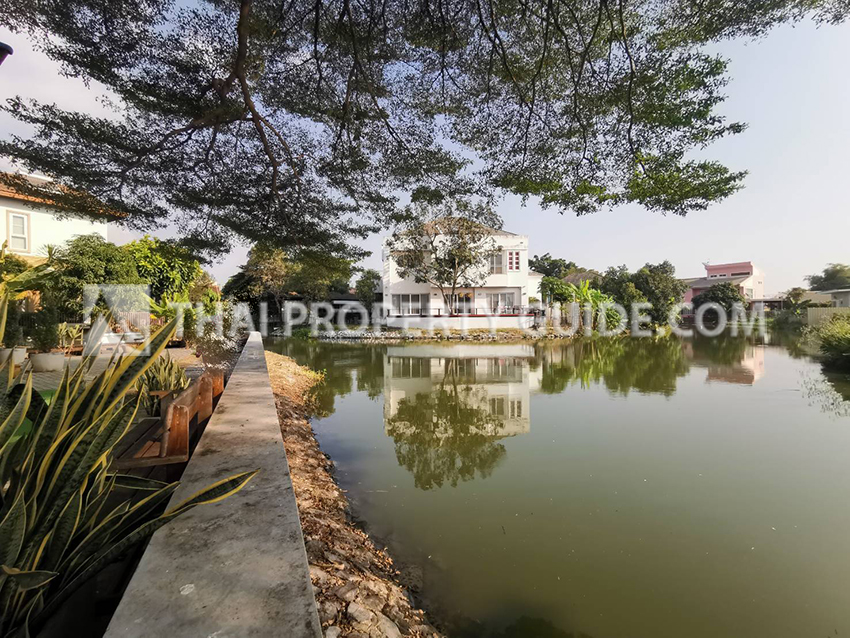 House with Shared Pool in Chaengwattana (near Nichada Thani) 