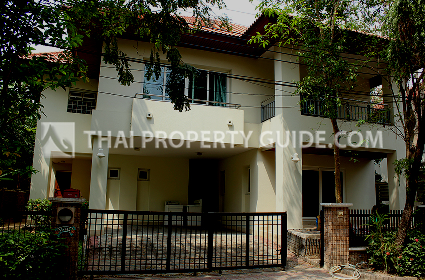 House with Shared Pool for rent in Chaengwattana (near International School of Bangkok)