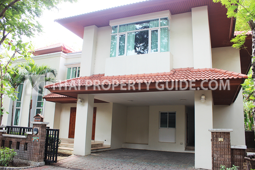 House with Shared Pool for rent in Nichada Thani (near International School of Bangkok)