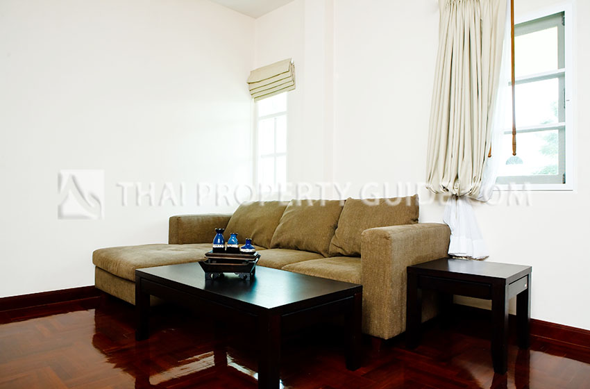 House with Shared Pool in Ramkhamhaeng 
