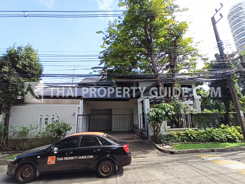 House with Shared Pool in Sathorn 