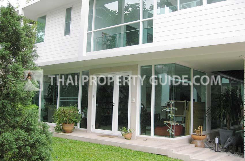 House with Shared Pool in Sukhumvit