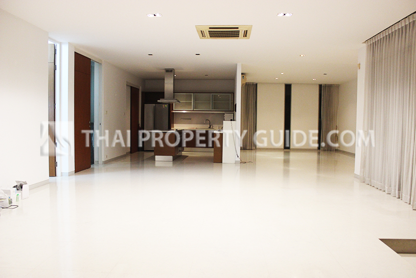 House with Shared Pool for rent in Bangkok
