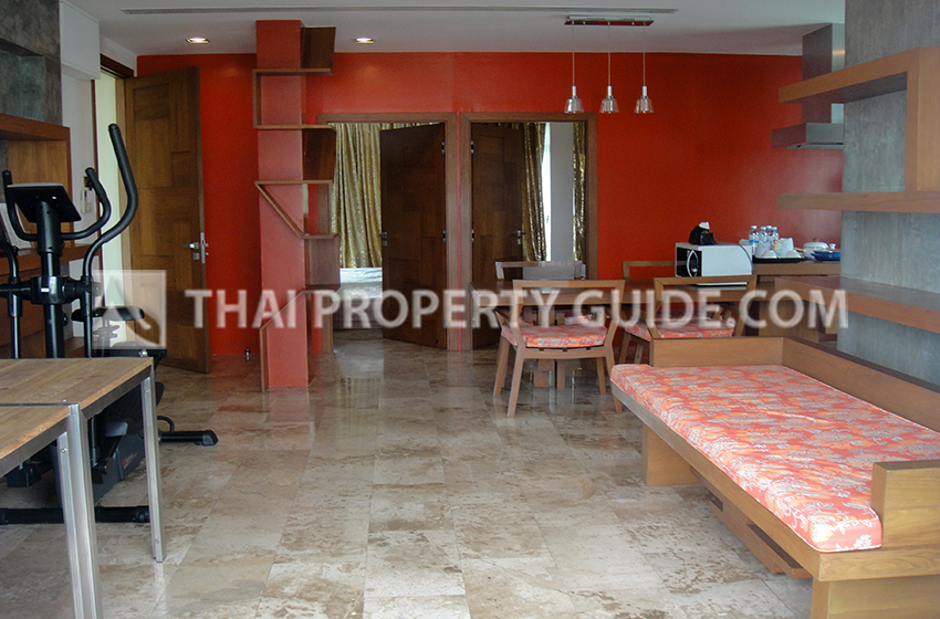 Penthouse in Phaholyothin 