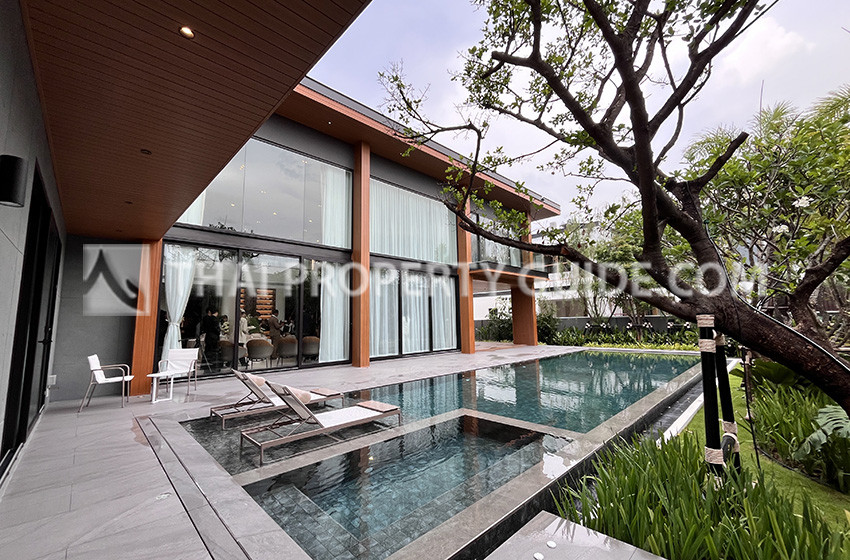House with Private Pool