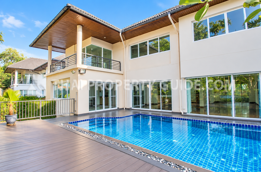 House with Private Pool