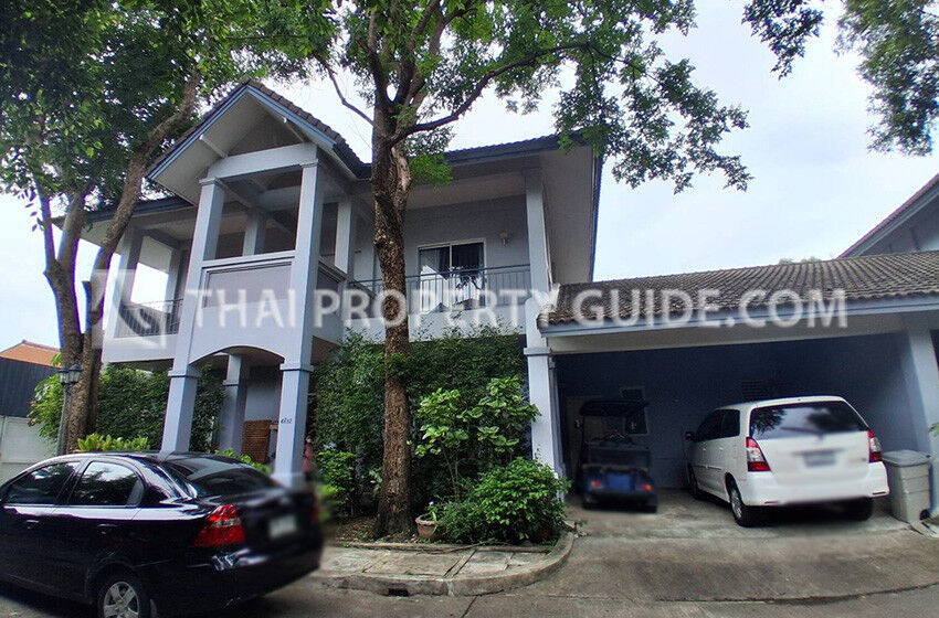 House with Private Pool