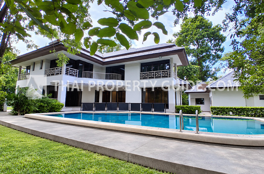 House with Private Pool