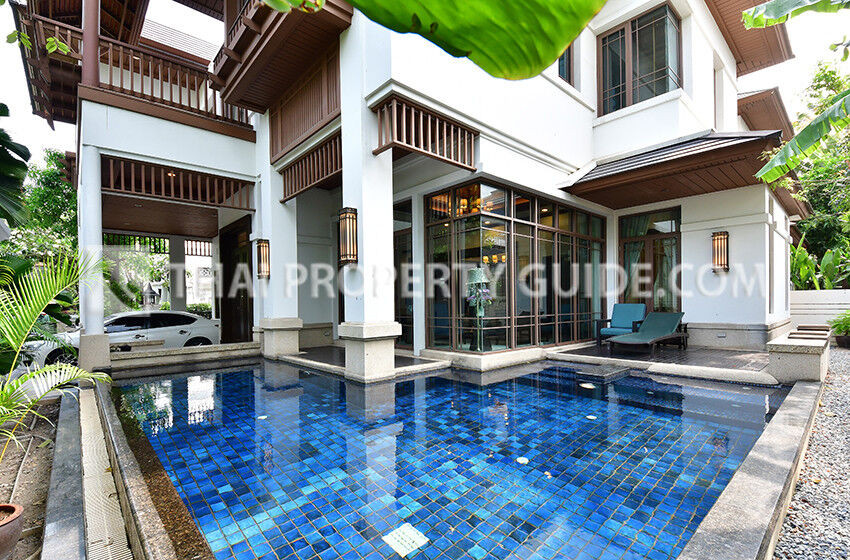 House with Private Pool