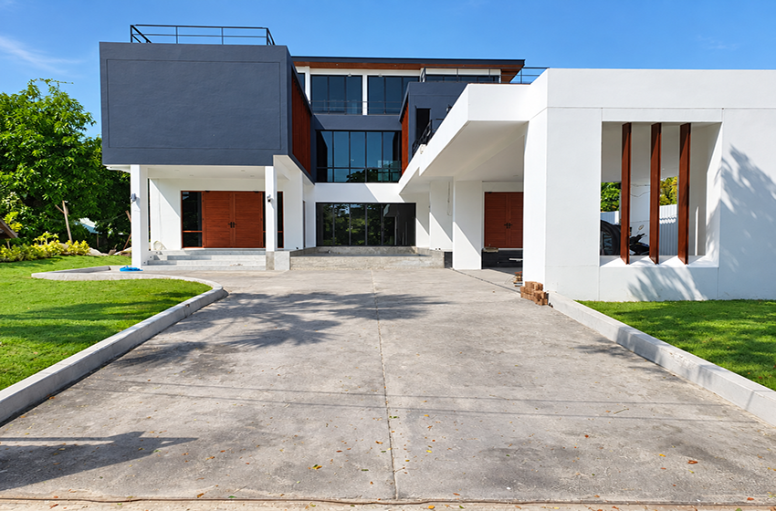 House with Private Pool