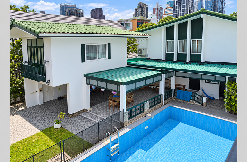 House with Private Pool