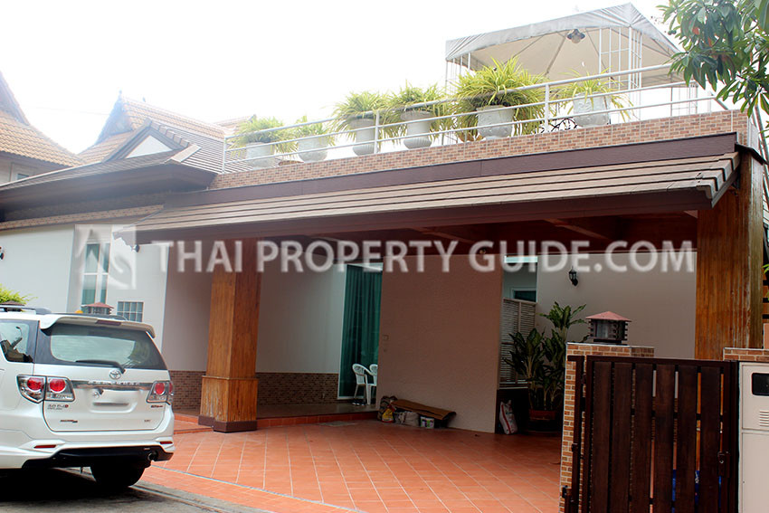 House with Shared Pool