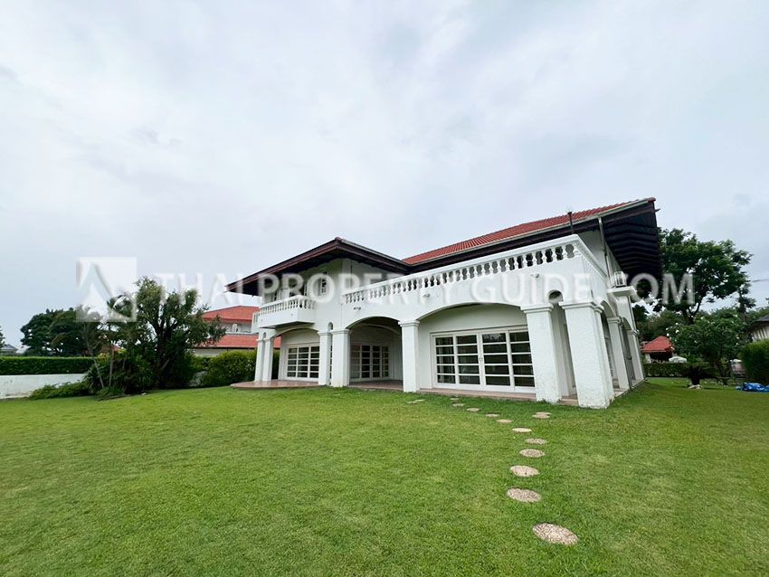 House with Shared Pool