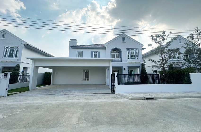 House with Shared Pool