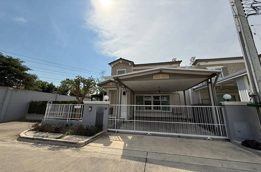 House with Shared Pool