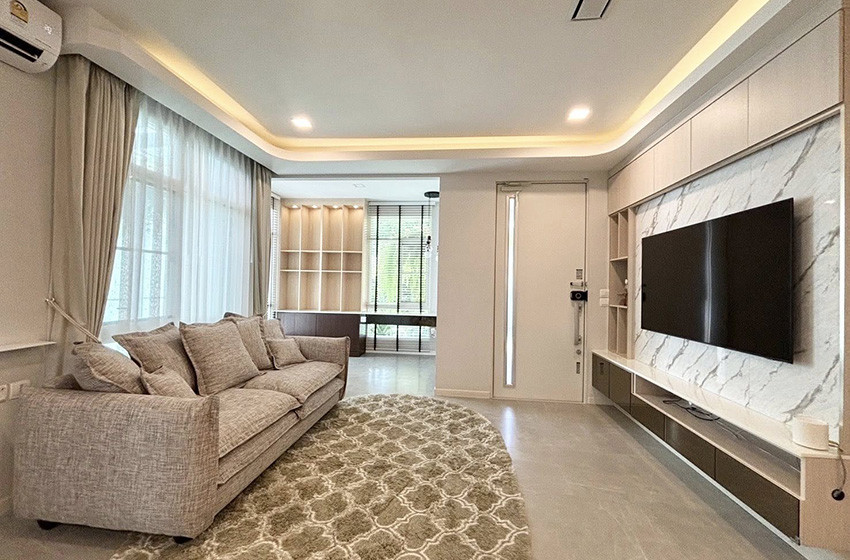 House with Shared Pool