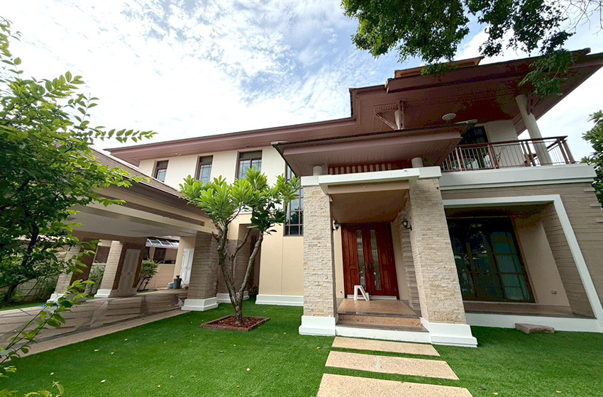 House with Shared Pool