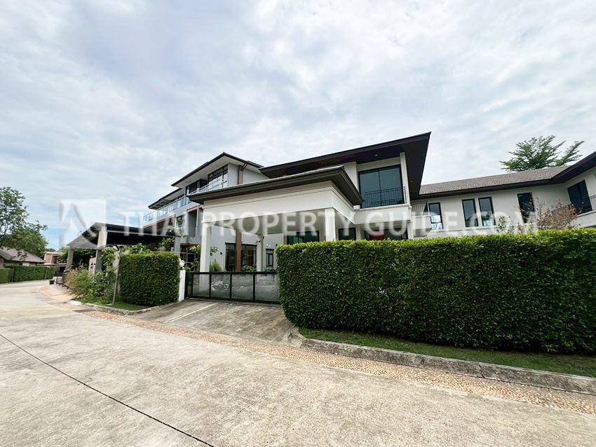 House with Shared Pool